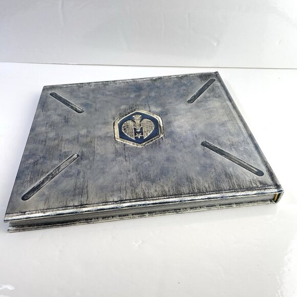 Pacific Rim - Man, Machines & Monsters hardcover book No Slipcover - Picture 7 of 11